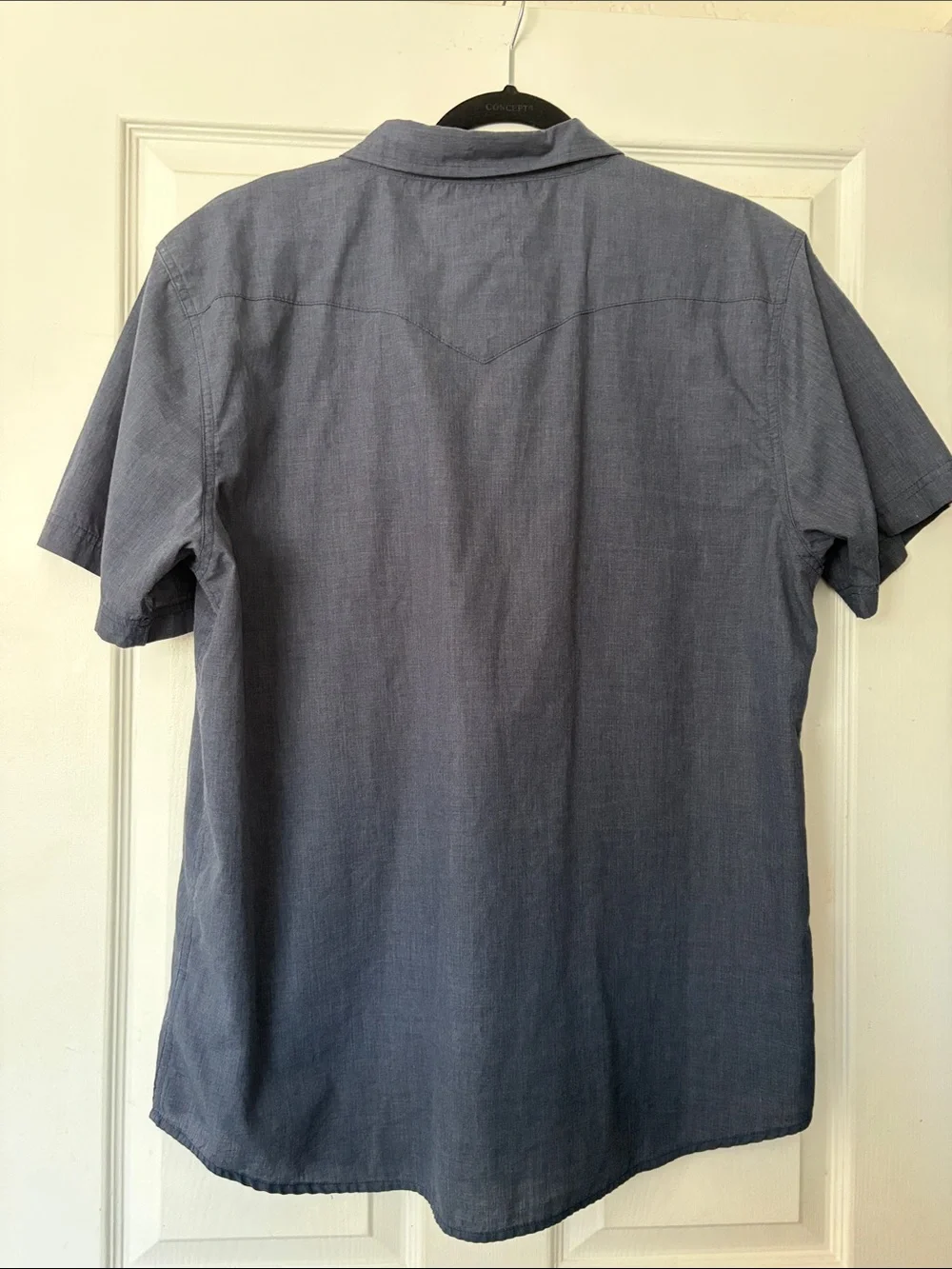 Levi's Men's Short-Sleeve Button-Front Western style shirt